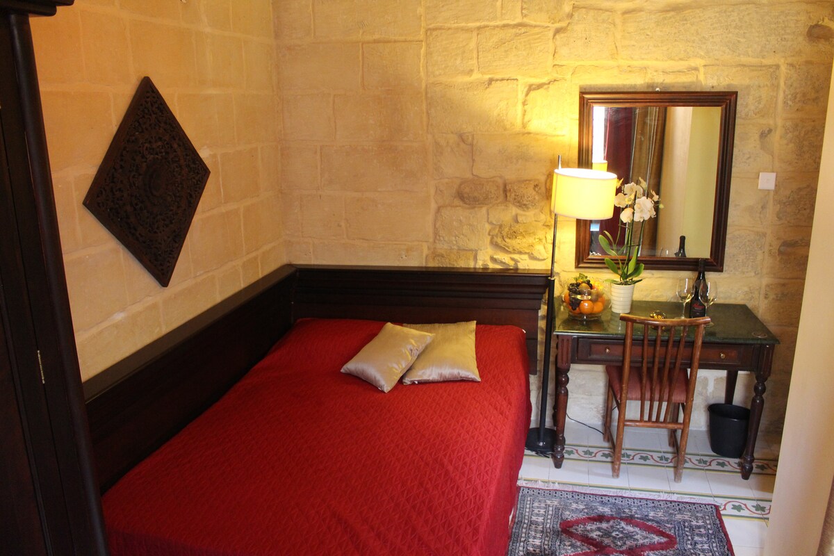 Room in majestic house of character at Mdina,Rabat