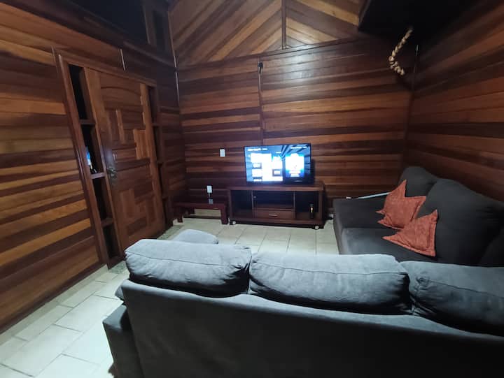 Chalé Inteiro: 3 Quartos (1 Suíte C/hidro) 2 Vagas - Jundiaí