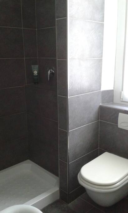 Bagno privato con doccia