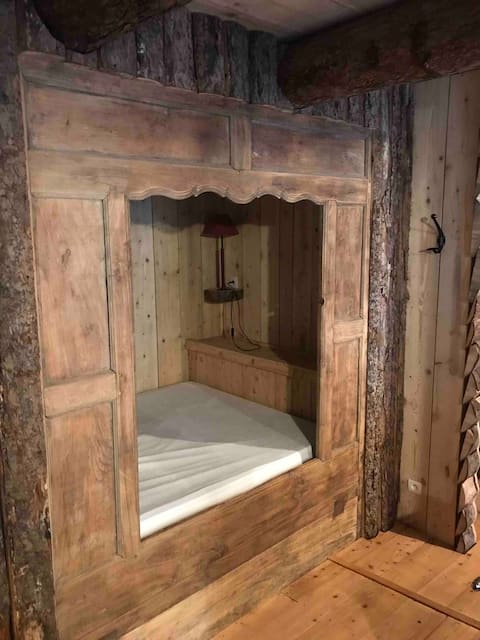 The warm house uphew with fireplace