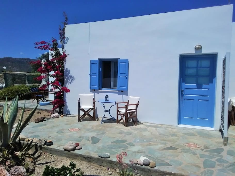 Cedar studio 2 in Achivadolimni Milos