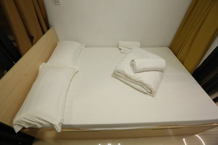 T2AB-4寝室,4小陽台,廟街夜市,佐敦站A出口4分鐘,廚房,即熱熱水器,行李寄存位置,自助入住 gallery image 5