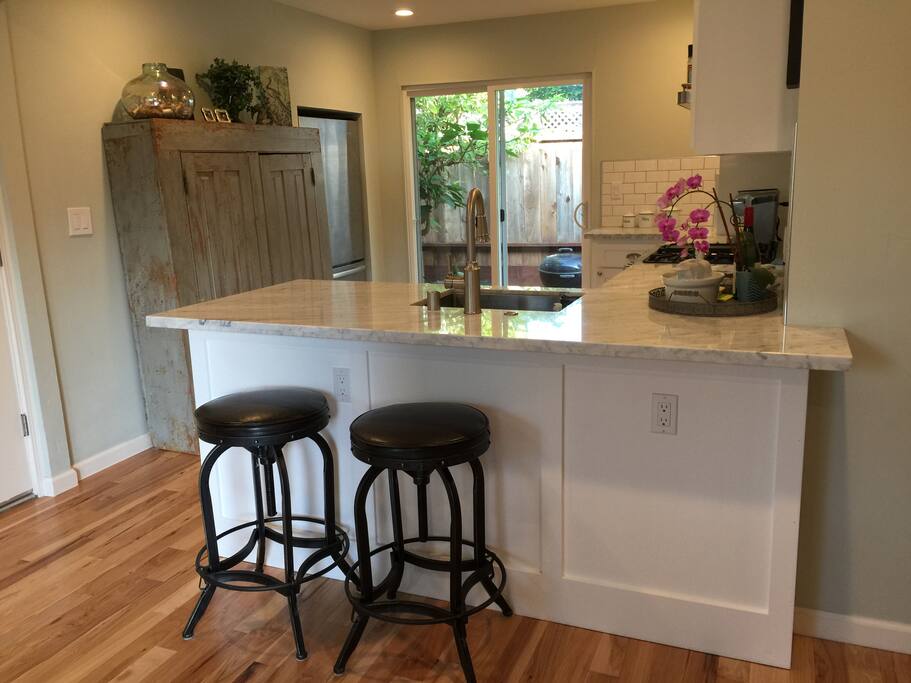 Kitchen + Eat/Work Counter