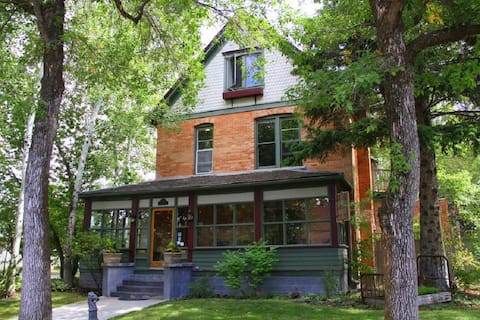 Lindley House