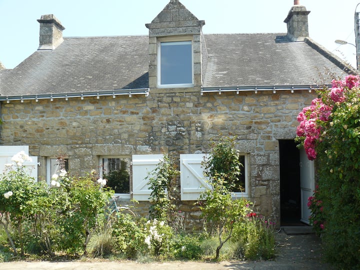 Charming house 100m from the sea