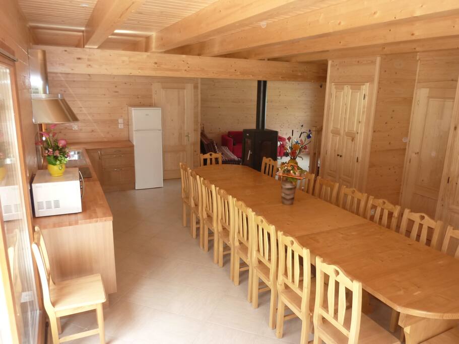 Bellevue, la table repas pour 20 personnes