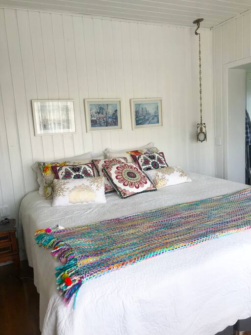Quarto 1 - Suite cama king
Localizado no térreo