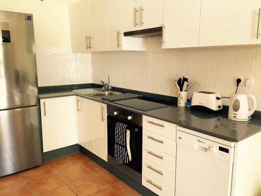 Brand new fitted kitchen with dishwasher (washing machine in downstairs bathroom)