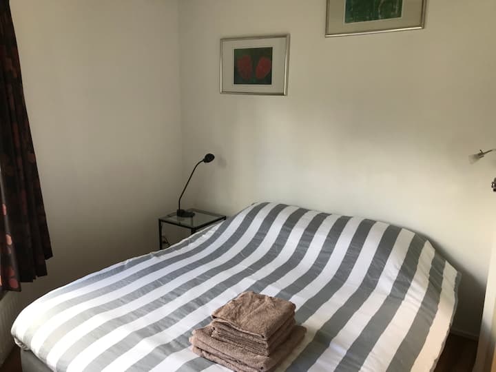 Dhoma e gjumit 2 me sustë dopio kuti