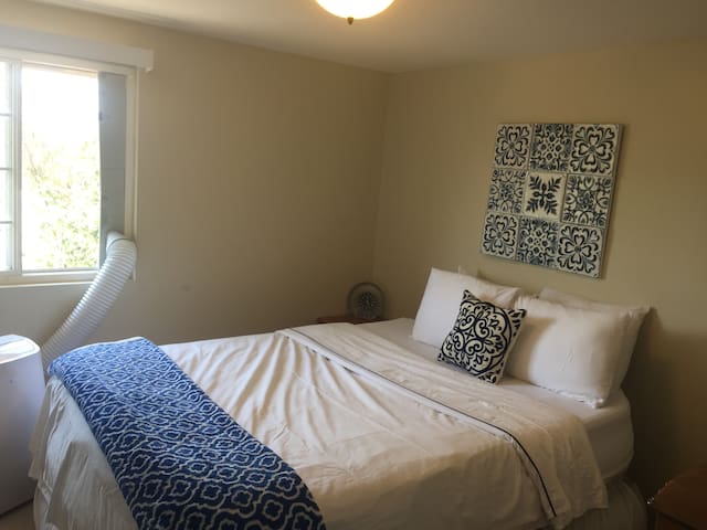 Very clean room w/adjustable comfort queen airbed.
