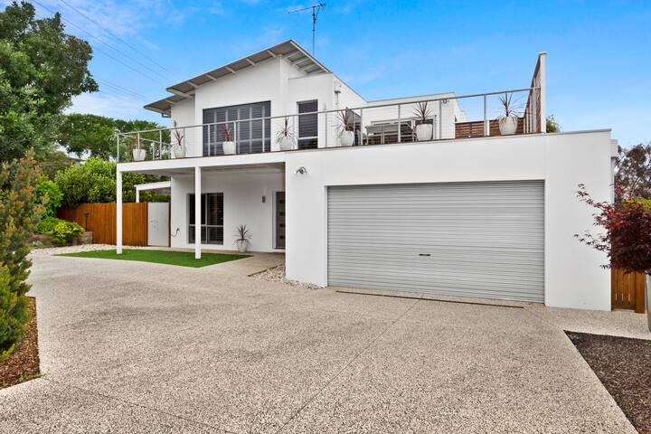 Superb Coastal Retreat – Perfect OG Location gallery image 5