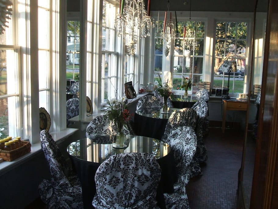 Breakfast Room
