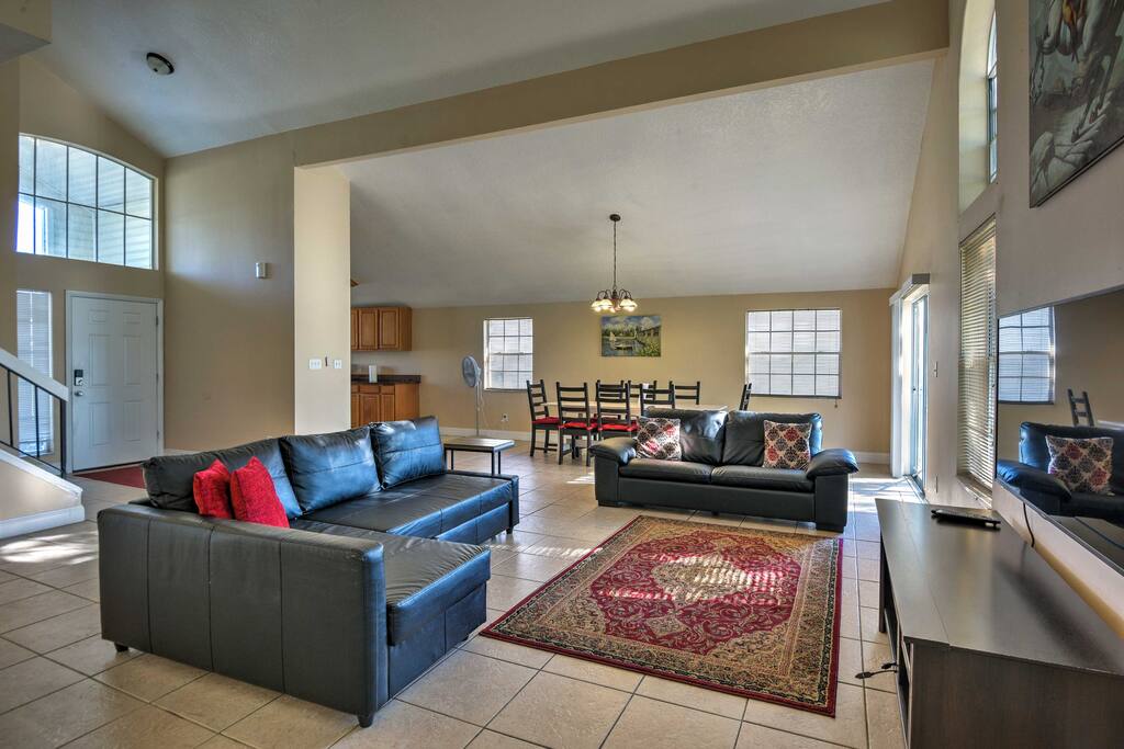 This Kissimmee home is perfect for 10.