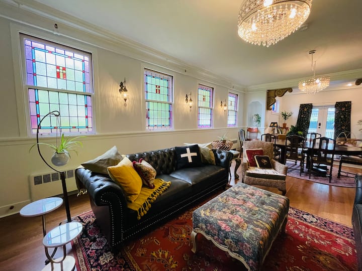 Rosebriar Mansion: 5br/5.5ba + Huge Kitchen/dining - Fort Stevens State Park, Hammond