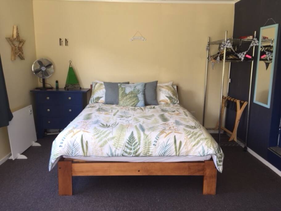 Queen bed