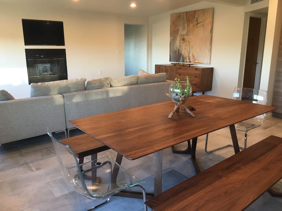 Open plan entertaining space.