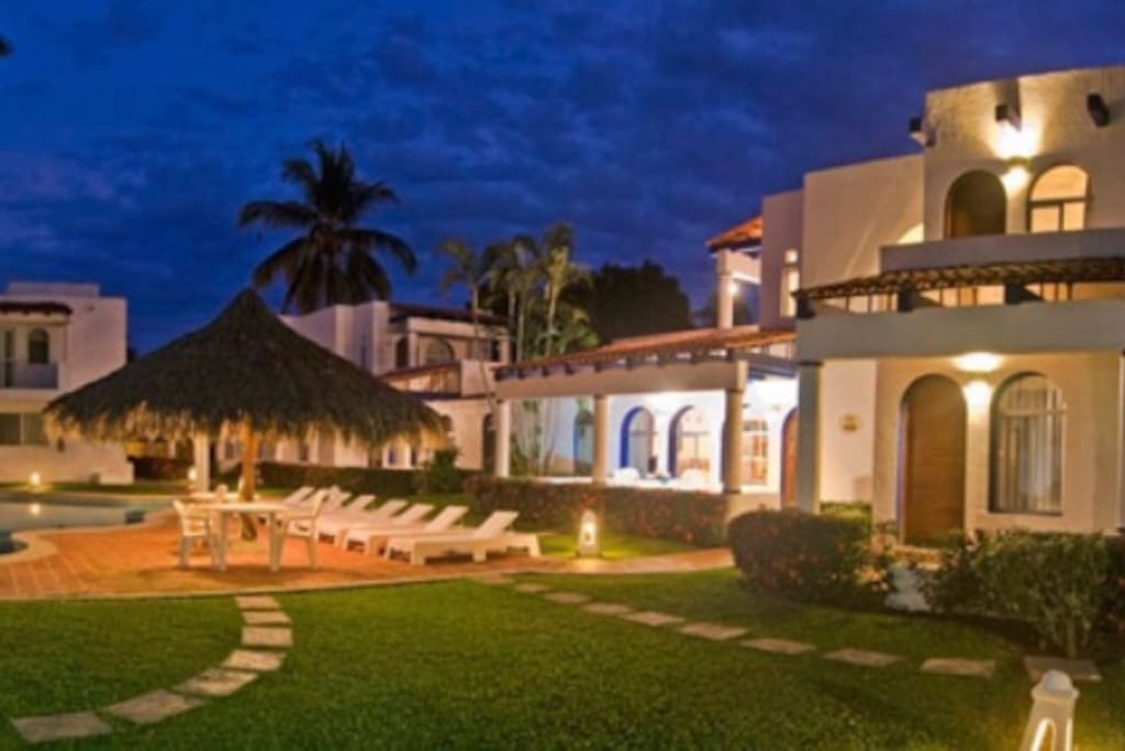Villa en isla Dorado club Santiago Manzanillo col. Houses for Rent in
