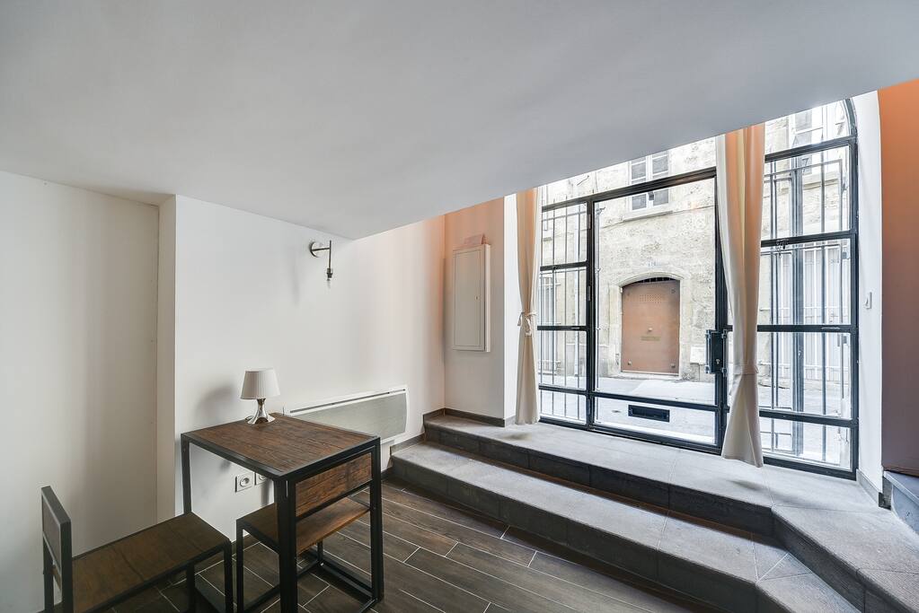 Living room overlooking the
flat entrance and the street