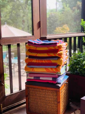 Close,private,pool,pets and kids! gallery image 5