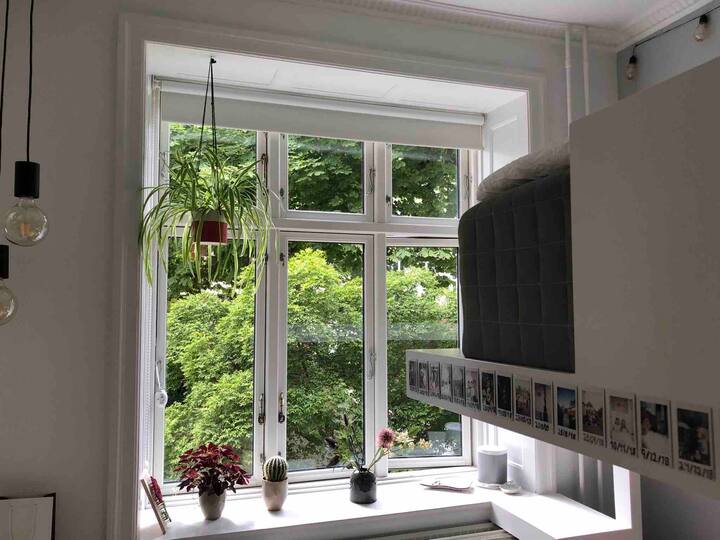 Dhoma e gjumit 2 (krevati është 140 cm i gjerë)