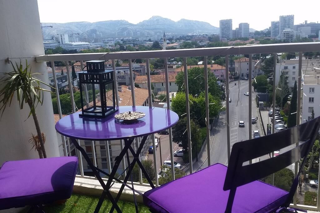 Jolie Balcon pour prendre un bain de soleil ou l'apéro