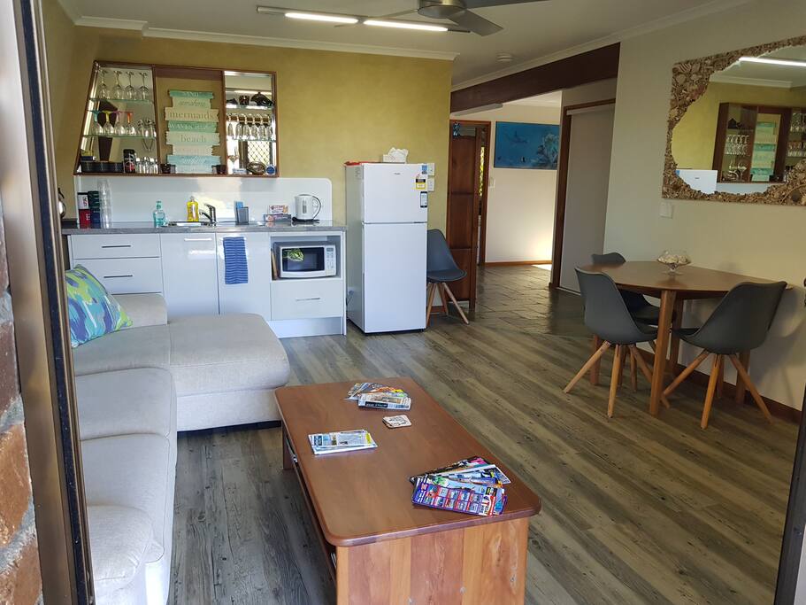 Kitchenette, Lounge & Dining Space