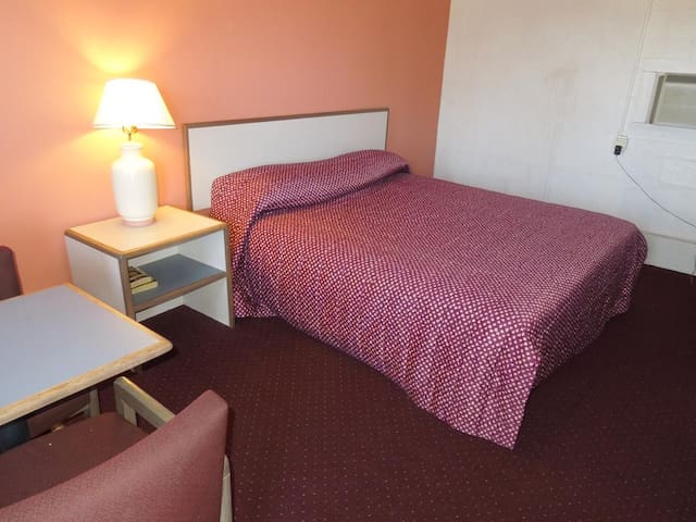Motel Room-minutes from Atlantic City and Stockton