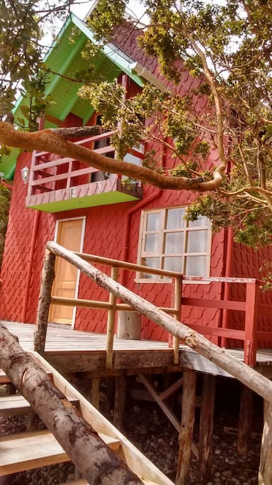 fachada posterior cabaña huillinco