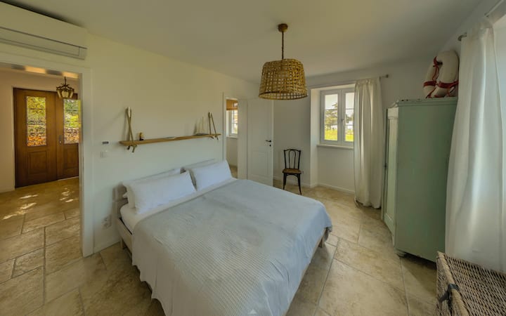 Room #3 named "Luka": Queensize bed 160x200 cm