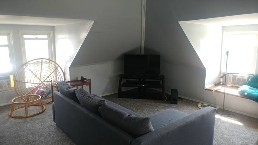 Bedroom + shared use of duplex