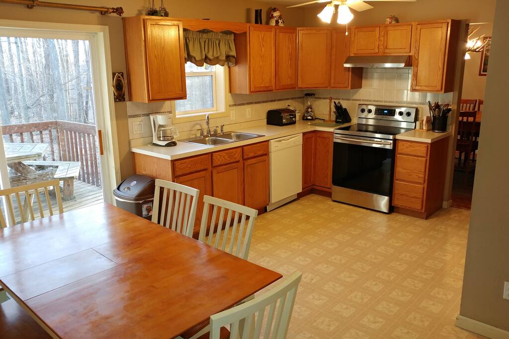 Fully Stocked Kitchen with seating for 6