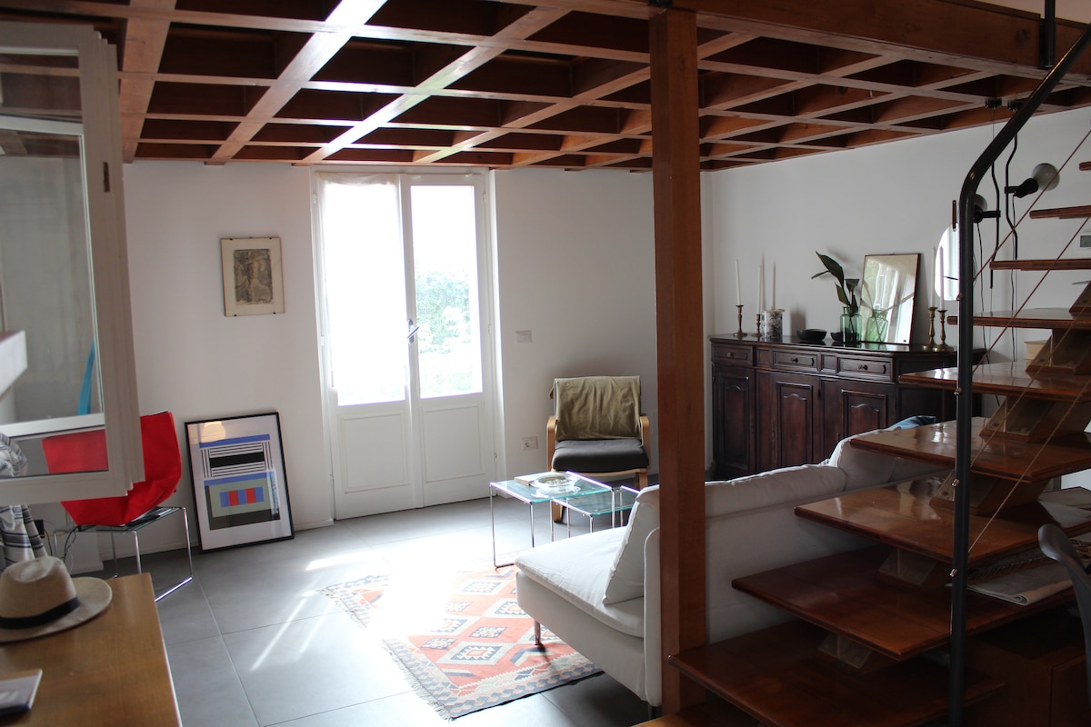 Top performing Airbnb: Como Epoque Boutique Mini-Home with Garden in Como