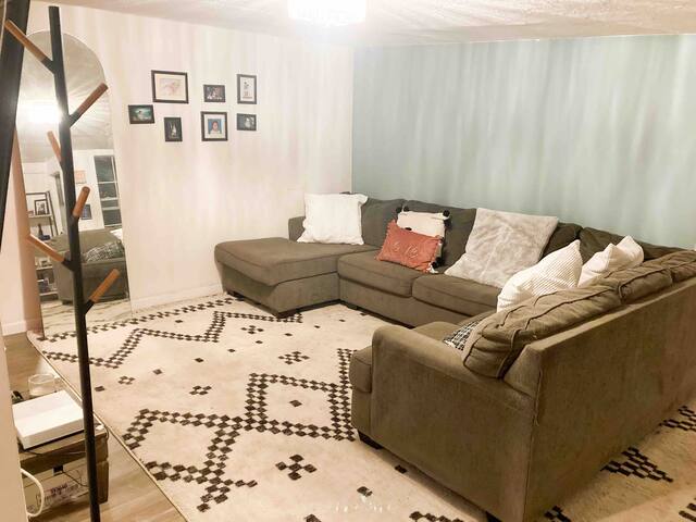 Side Guest House | 2 Bed | Wifi | Netflix gallery image 3