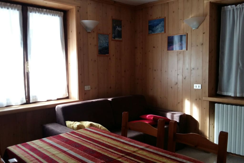 Soggiorno con divano letto