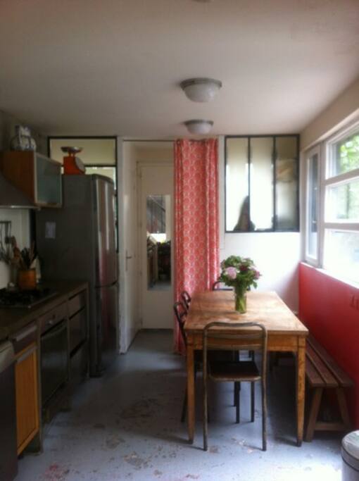 Cuisine - Salle à manger / Kitchen - Dining room