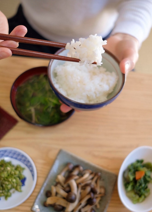 Show full-screen, host-provided image