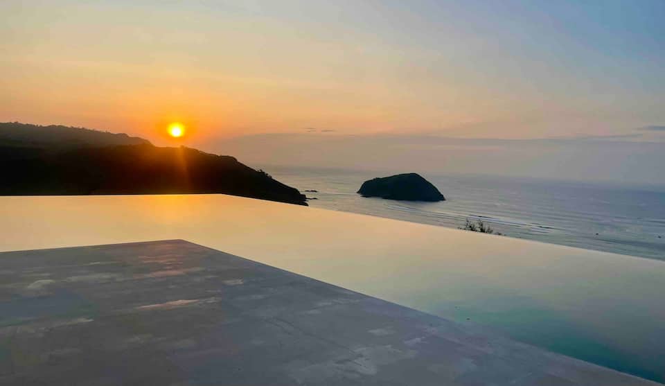 An architect's villa over the Are Guling surf break, Pujut, Lombok, Indonesia, photo 6 of 10