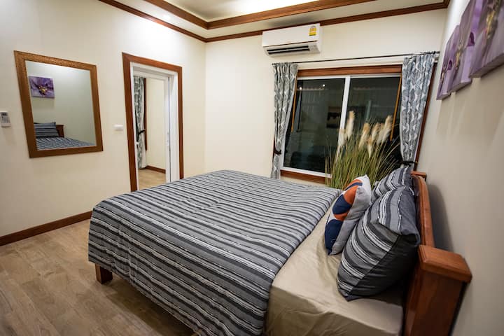 Deuxième chambre principale avec salle de bain