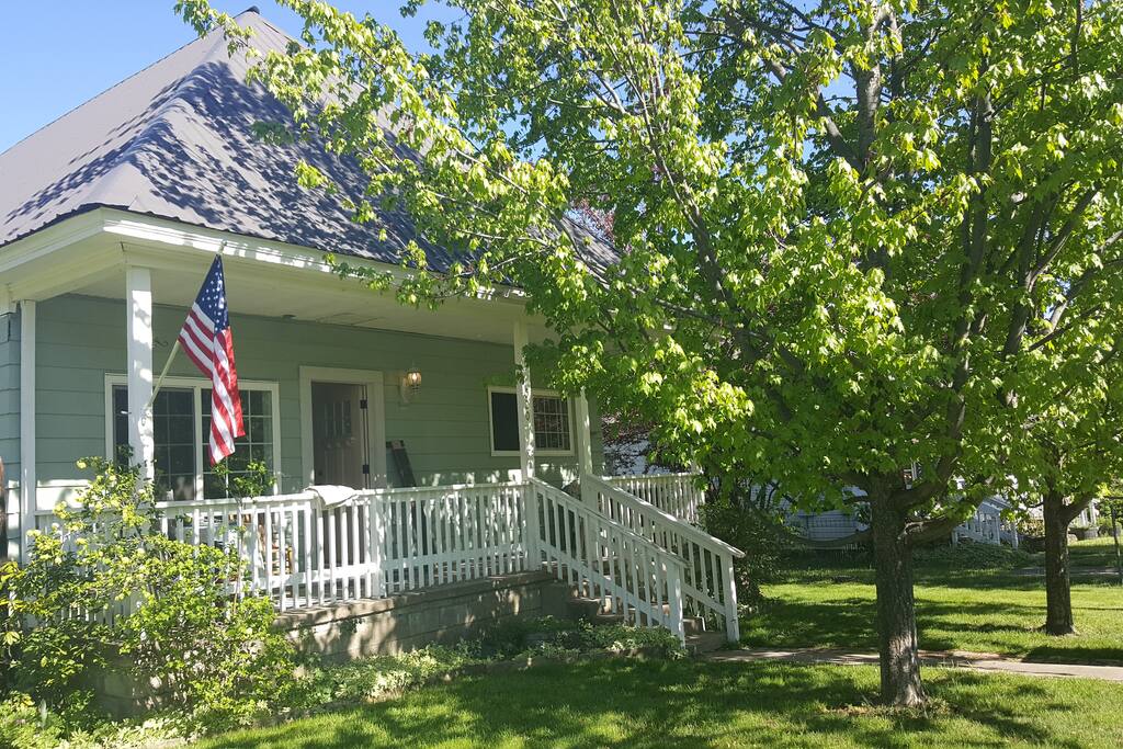 Shevlin Pines --View the magical mountain while sitting on the front porch in the shade. The trees turn fiery red Ian the fall.