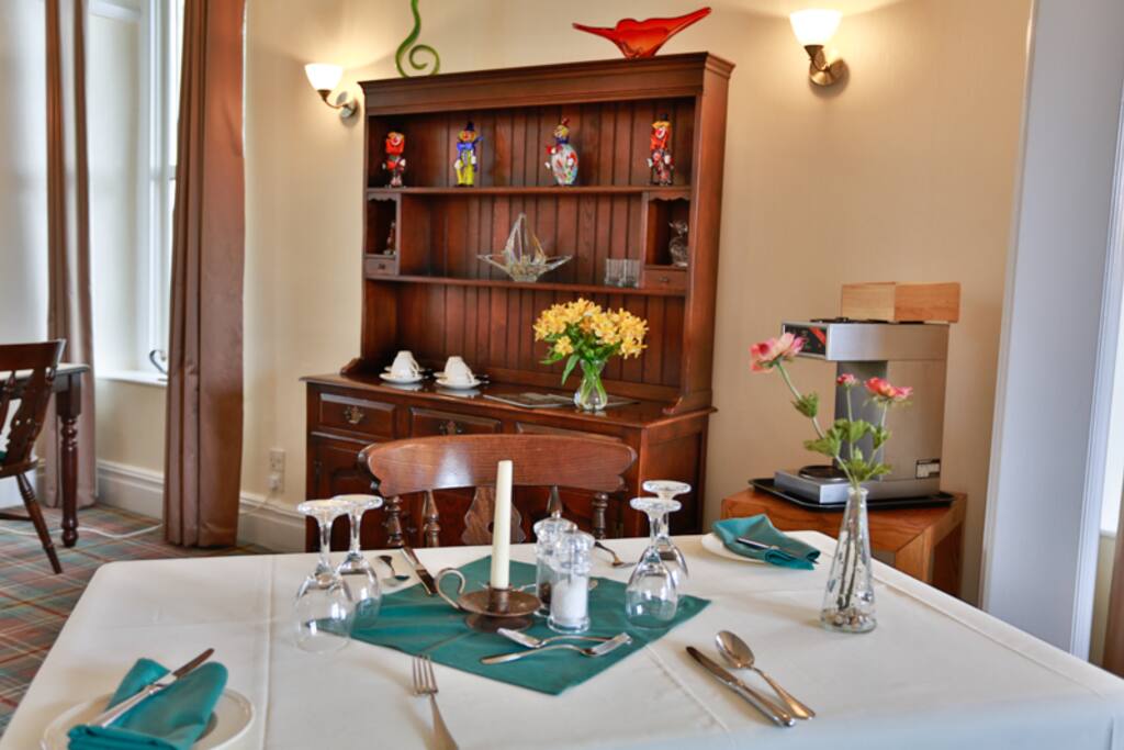 Guests Dining Room