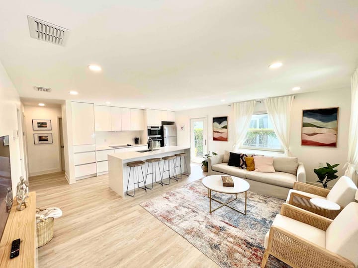 10 Best Airbnb Vacation Rentals Near Vanderbilt Beach, Florida