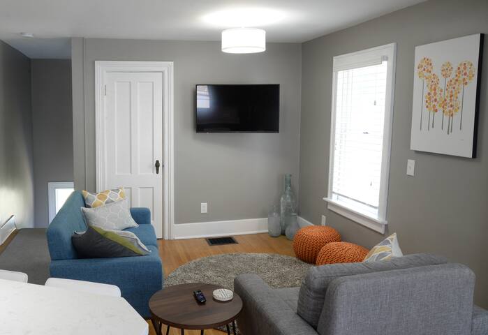 Newly Renovated Full Apt – Steps from Park Ave gallery image 3