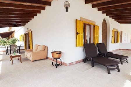 Casa Frente Al Mar Pueblo Pequeno Y Silencioso Hauser Zur Miete In S Estanyol De Migjorn
