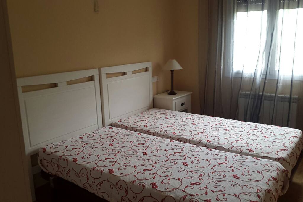 Habitación de la primera planta, alegre y luminosa