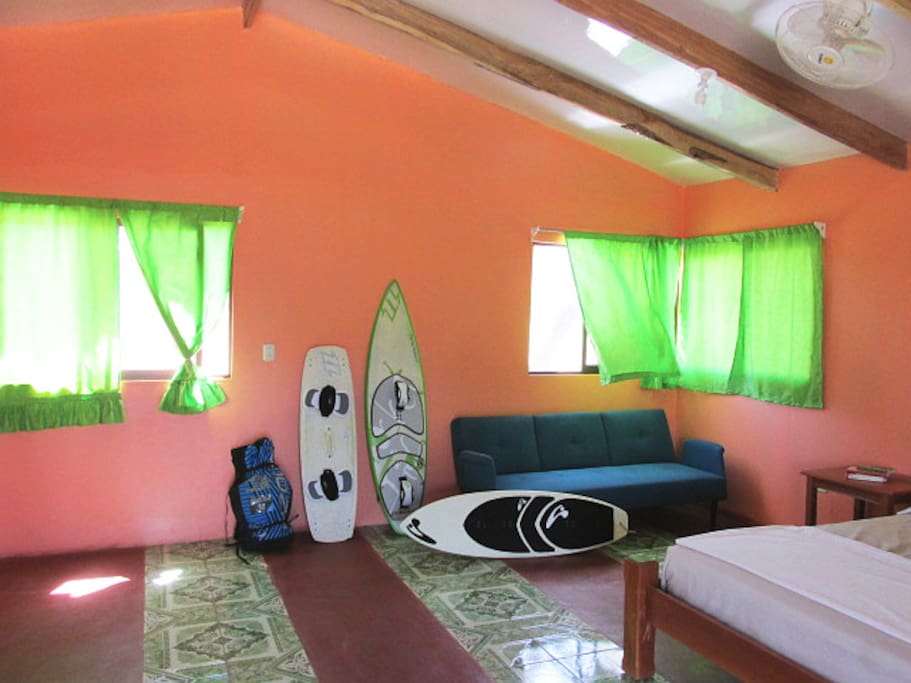 Ideal for kitesurfers, spacious room w ceiling fans.