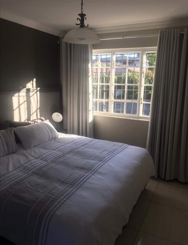 King Bed may be split into two single beds if required.