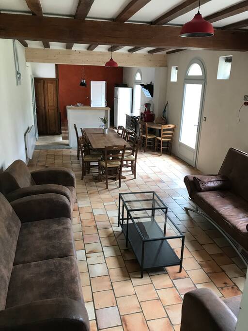 grande pièce à vivre salon/Salle à manger/cuisine