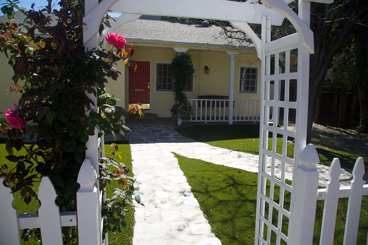 Charming Sherman Oaks house