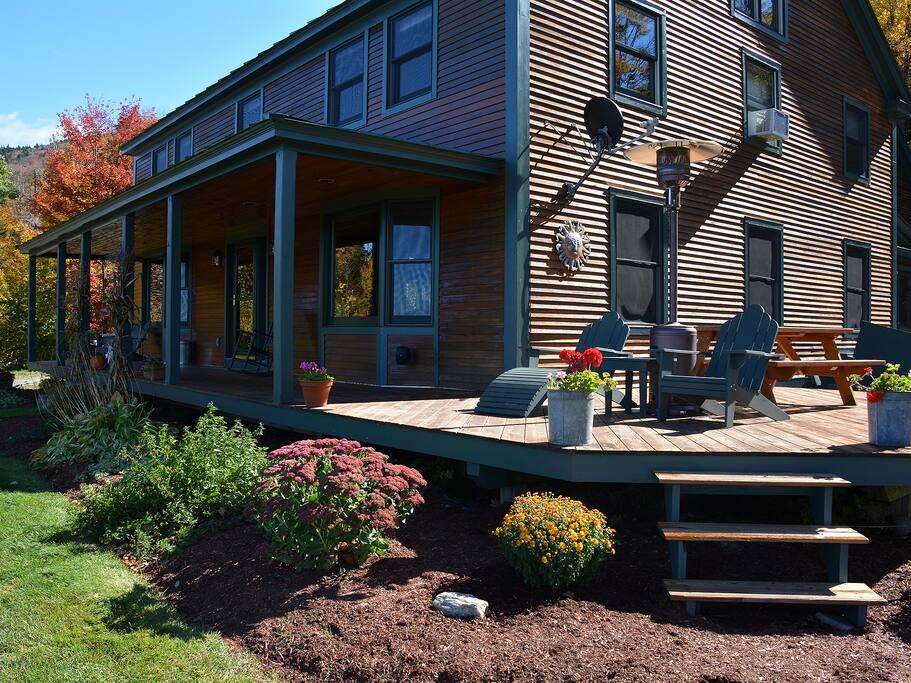 Side view of deck & porch