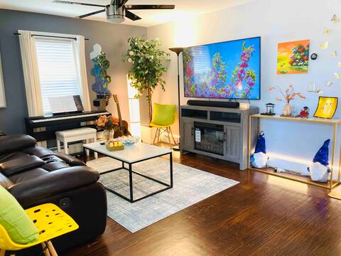 4-Bedroom House|10 mins to Providence
